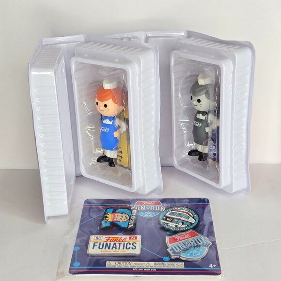 Funko Blockbuster Rewind Freddys Fun 2 You Fun On The Run Chase + Common + Pins - Picture 1 of 6